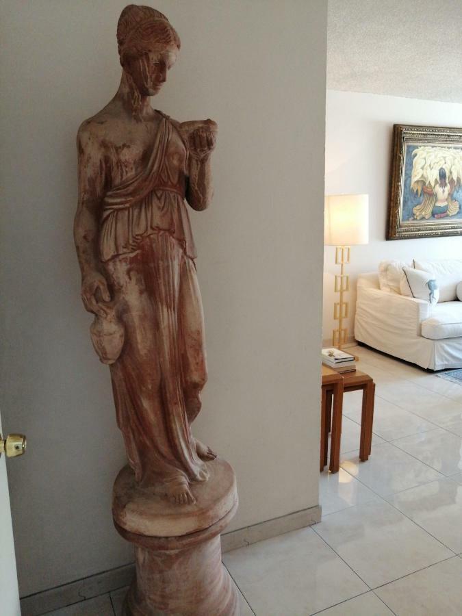 Pied-A-Terre Center Of Tijuana Apartment Luaran gambar